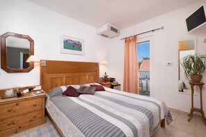 1 bedroom, iron/ironing board, travel crib, free WiFi