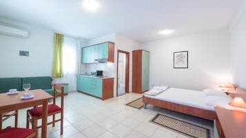 Travel crib, WiFi (free)