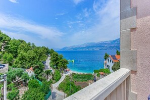 Property grounds - Apartments Ivo - One bedroom apartment with terrace and sea view (A5) (Postira)