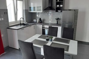 KylskÄp, ugn, spishÀll och diskmaskin