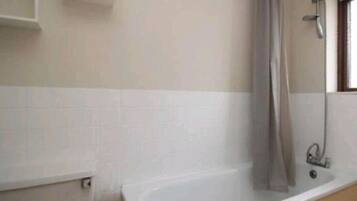 House | Bathroom | Shower, towels