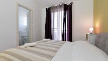 1 bedroom, iron/ironing board, internet