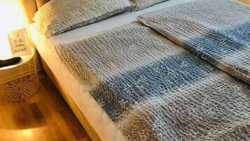 1 bedroom, iron/ironing board, WiFi (free)