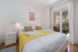 2 bedrooms, travel cot, free WiFi - Apartments Ema-Two Bedroom Apartment with Sea View ( Perla ) (Rogotin)