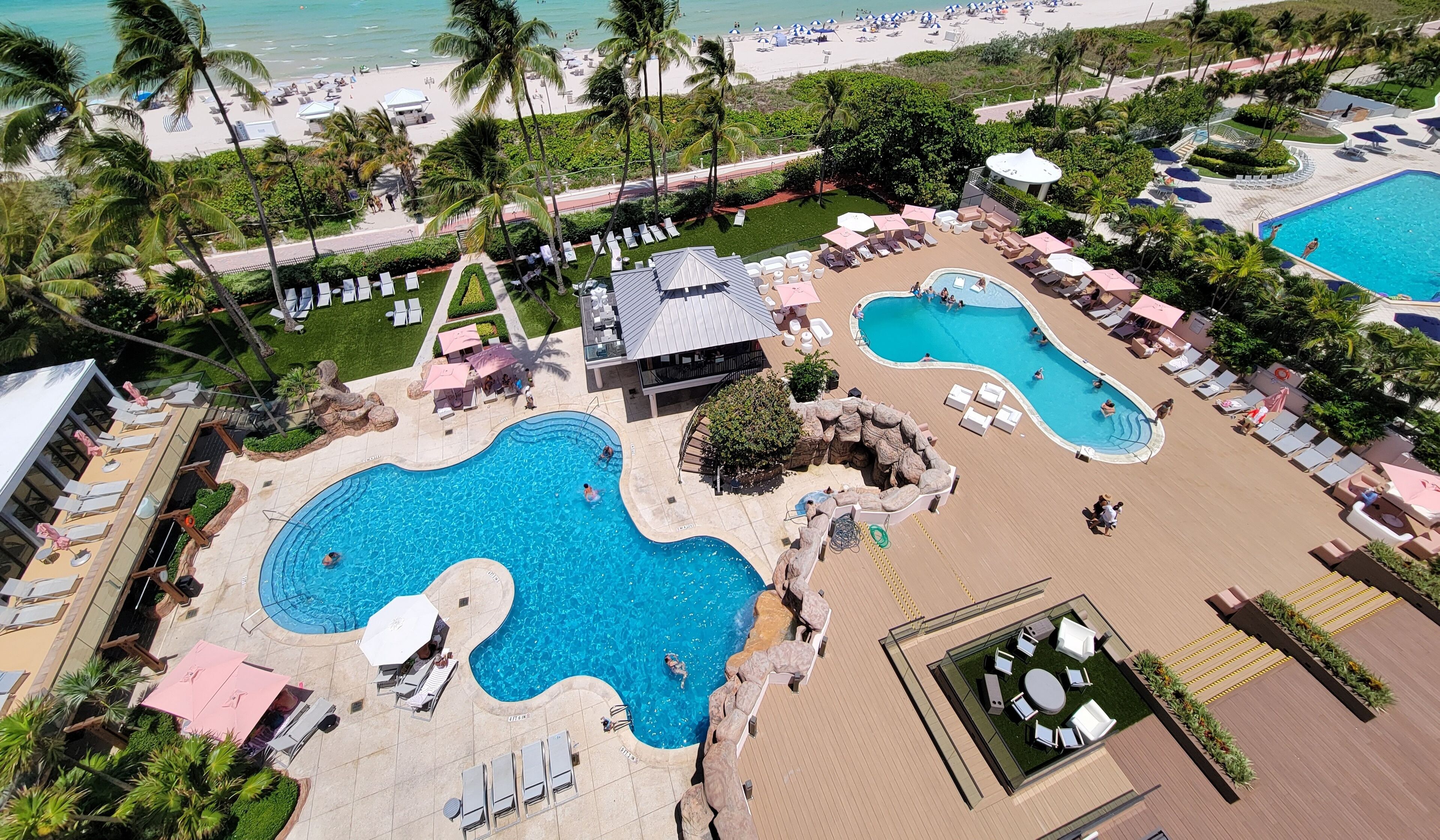 Een verwarmd zwembad