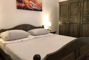 3 quartos, ferros/tábuas de passar roupa, Wi-Fi de cortesia