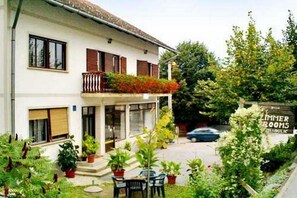 Exterior - Apartments & Rooms Rendulić - Two bedroom Suite with shared Terrace (Rakovica)