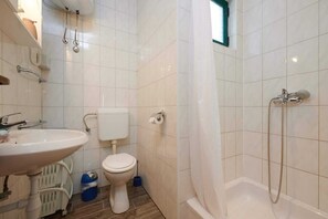 Ducha y secador de pelo