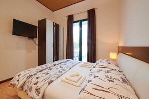 1 bedroom, travel crib, free WiFi