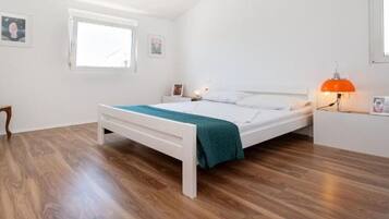 2 bedrooms, WiFi (free)