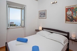 Iron/ironing board, travel cot, free WiFi - Apartments Maro & Baro - Studio apartment with shared Terrace (Baro) (Dubrovnik)
