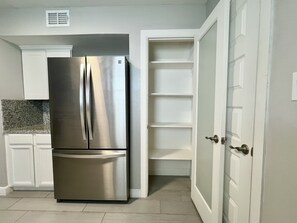 Interior - Miramar #4 - Gorgeous and Spacious 3BD/2BA - WiFi (Brownsville)