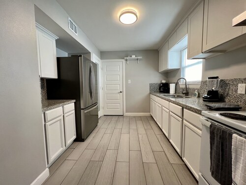 Miramar #4 - Gorgeous and Spacious 3BD/2BA - WiFi