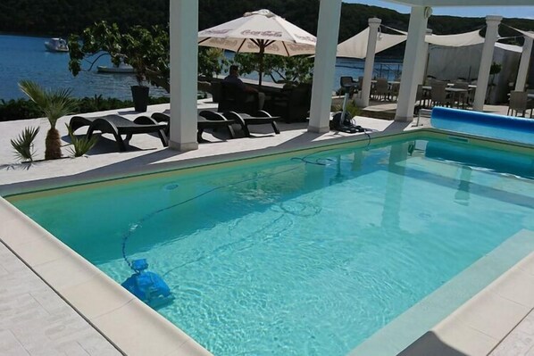Pool - Apartment Marta - One Bedroom apartment with sea view (Rab)