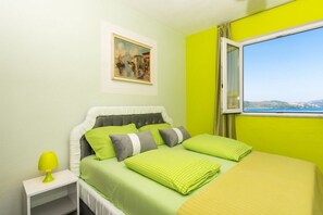 1 bedroom, iron/ironing board, travel cot, free WiFi