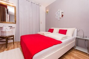 Tabla de planchar con plancha, cuna de viaje y wifi gratis 