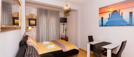 1 bedroom, iron/ironing board, travel crib, free WiFi