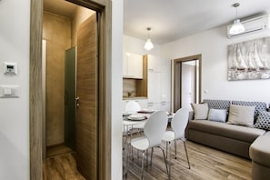 Smart TV - Apartments Victoria - One Bedroom Apartment with Terrace (A2) (Pakoštane)