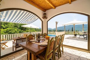 Outdoor dining