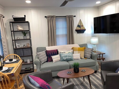 Vivian's Cabin - Super Cute Lakefront Cabin with Private Dock!