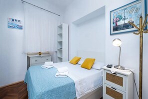 2 bedrooms, iron/ironing board, free WiFi