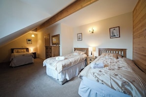 4 chambres, fer et planche Ă repasser, Wi-Fi, draps fournis