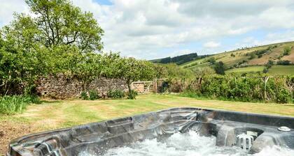 Onnen Fawr Farmhouse