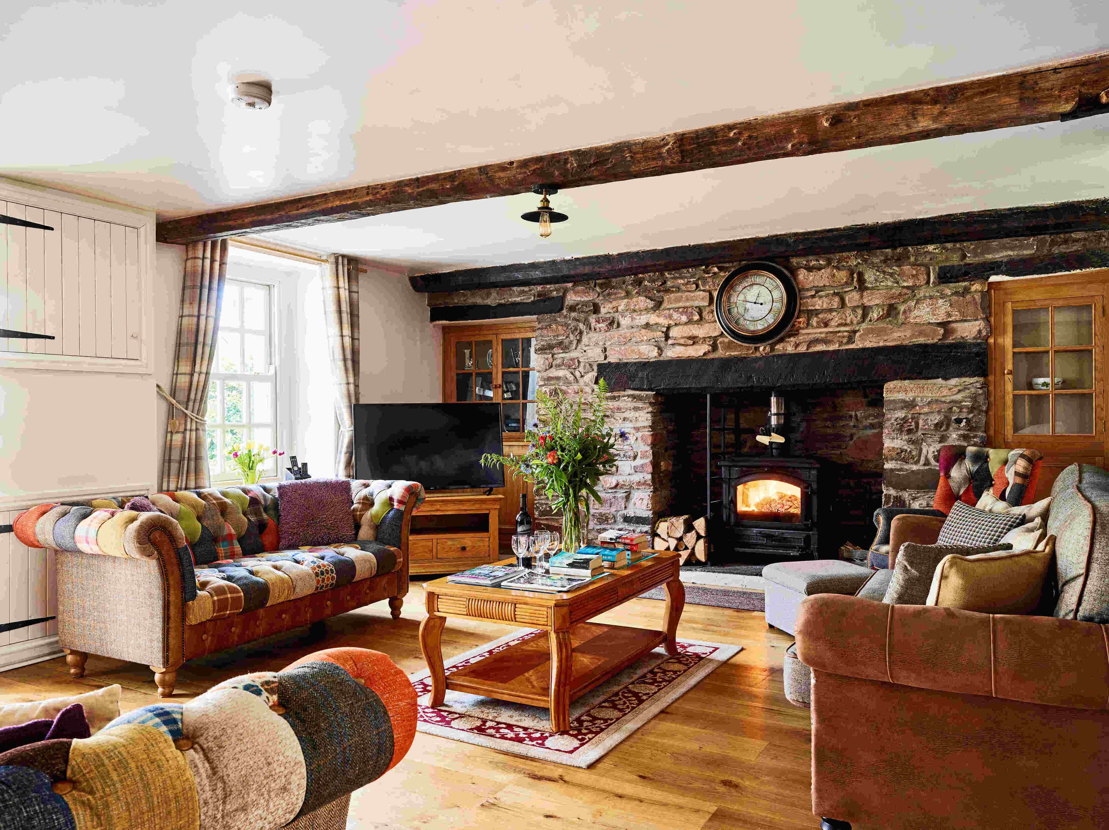 TV, fireplace, table tennis, stereo