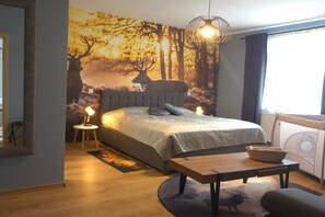 4 bedrooms, iron/ironing board, travel cot, free WiFi - Holiday Home Thesaurum - Four Bedroom Holiday Home with Swimming Pool (Osijek)
