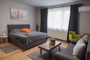 4 bedrooms, iron/ironing board, travel cot, free WiFi