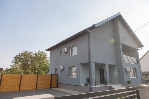 Holiday Home Thesaurum - Four Bedroom Holiday Home with Swimming Pool