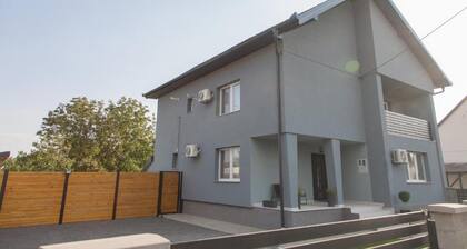 Holiday Home Thesaurum - Four Bedroom Holiday Home with Swimming Pool
