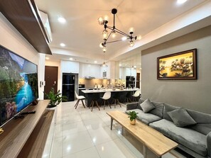 Living area - Elegance The Tresor D4 (Ho Chi Minh City)