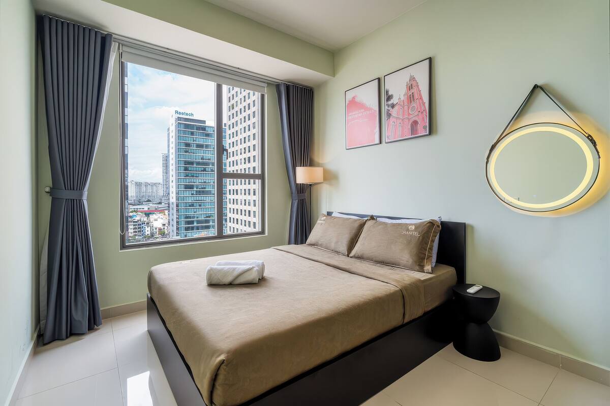 Superior Apartment, 2 Bedrooms, Kitchen, City View | Meja, ruang kerja komputer riba, Wi-fi percuma, cadar katil