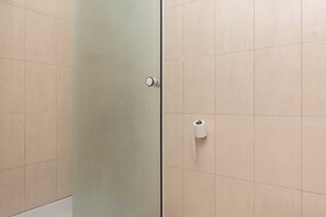 Douche, séchoir à cheveux