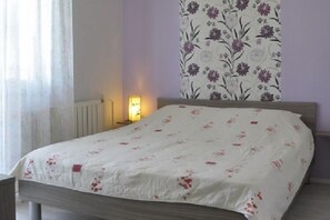 2 bedrooms, iron/ironing board, travel crib, free WiFi - Apartments Profaca - Two Bedroom Apartment with Terrace (Rab)
