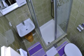 Douche, sèche-cheveux