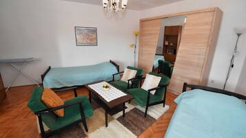 3 Schlafzimmer, Bügeleisen/Bügelbrett, Reisekinderbett, kostenloses WLAN