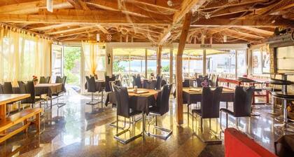 Apartments Smilje i Maslina - One Bedroom Apartment with Terrace 2