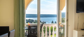 Apartamento de un dormitorio con terraza.