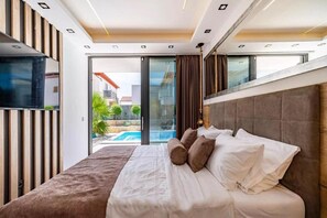 4 bedrooms, iron/ironing board, travel cot, free WiFi - Villa Omega - Four Bedroom Villa with Swimming Pool (Rab)