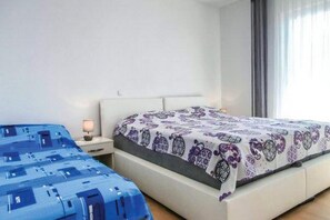 3 bedrooms, iron/ironing board, WiFi