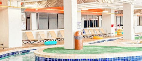 Piscine intérieure