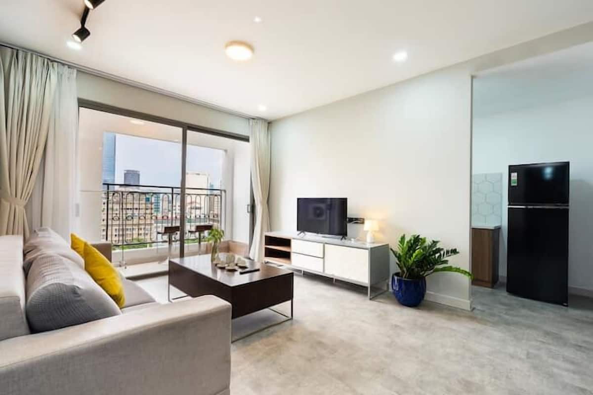Superior Apartment, 3 Bedrooms, Kitchen, City View | Living area