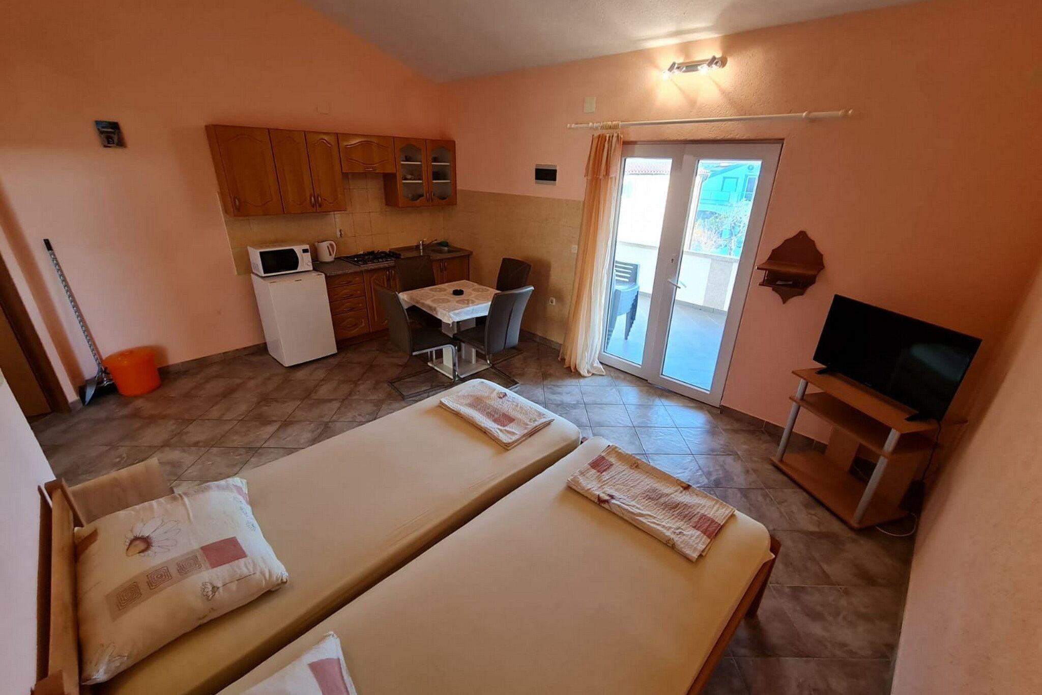 1 bedroom, WiFi (free)