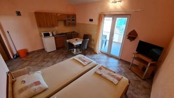1 bedroom, WiFi (free)