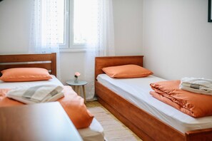 2 bedrooms, iron/ironing board, travel crib, free WiFi