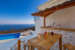 Outdoor dining - Villa Corichi with Swimming Pool (Opatija)