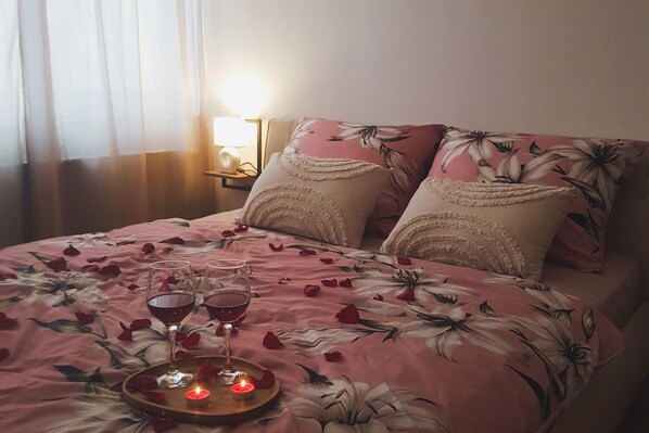 1 habitación, tabla de planchar con plancha y wifi 