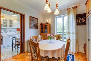 Dining - Apartment Blamax with Terrace and Sea View (Mali Losinj)